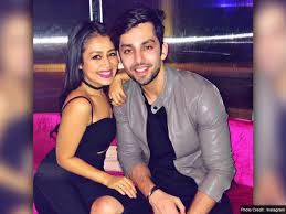 neha-kakkar-break-up-with-himansh-kohli-is-goes-vi